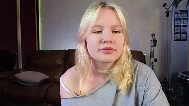 Mila_Lioness from StripChat is Freechat