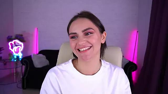 MilashaLovely from StripChat is Freechat