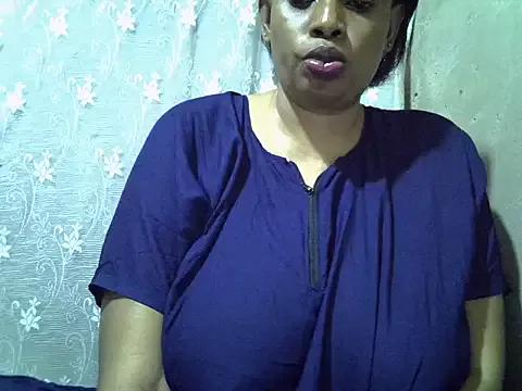 milky_mom from StripChat is Freechat