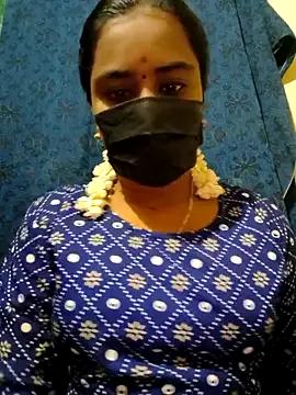 mini-queen from StripChat is Freechat
