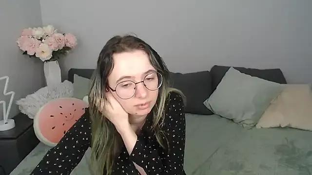 Mini_Diva from StripChat is Freechat