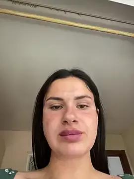 MiraReach from StripChat is Freechat