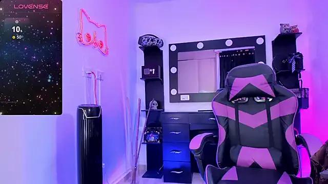 miss_kitty from StripChat is Freechat