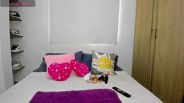 Missangeldust16 from StripChat is Freechat