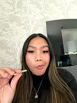 MissCherryyxox from StripChat is Freechat