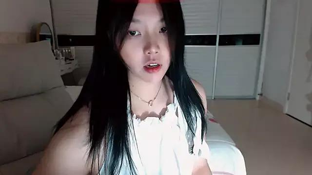 Miu1_girl from StripChat is Freechat