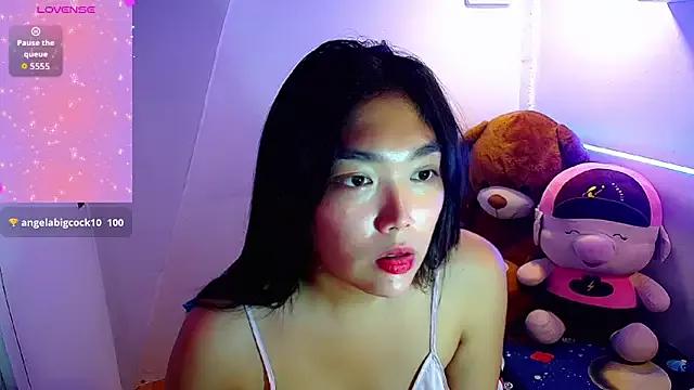 Molly_Grande from StripChat is Freechat