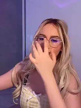 mollyxxx from StripChat is Freechat