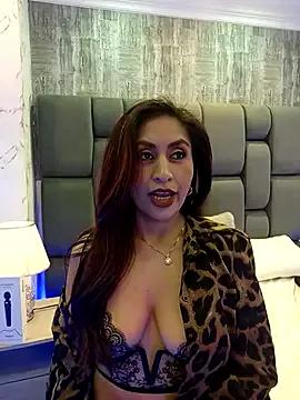 MonicaMoret from StripChat is Freechat