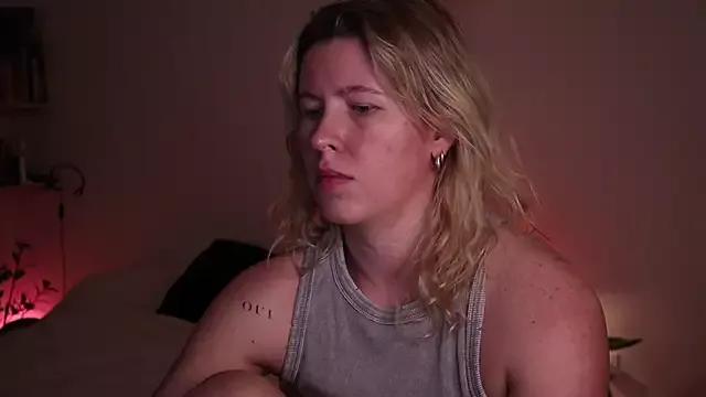 moonamii from StripChat is Freechat