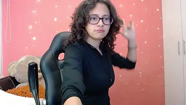 morahaze from StripChat is Freechat