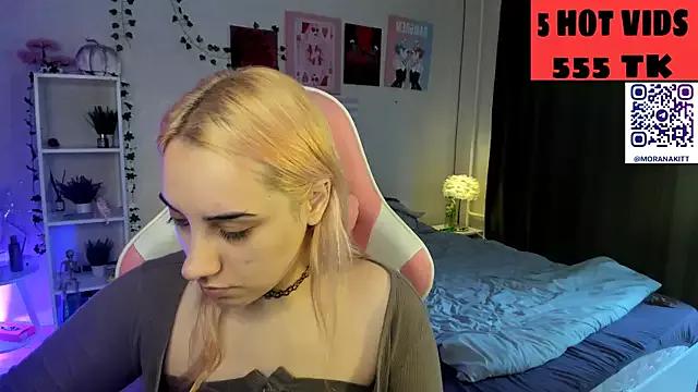 MoranaKit from StripChat is Freechat
