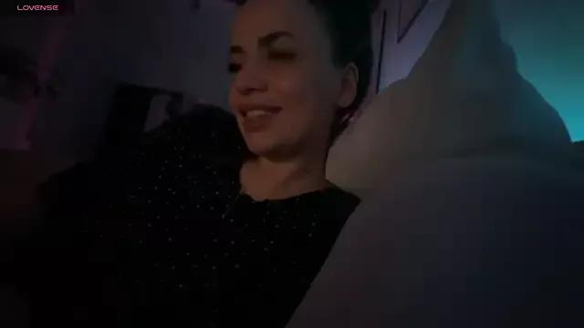 MyPhoenix from StripChat is Freechat