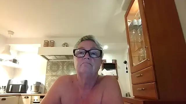 Mystery-Grandmother from StripChat is Freechat