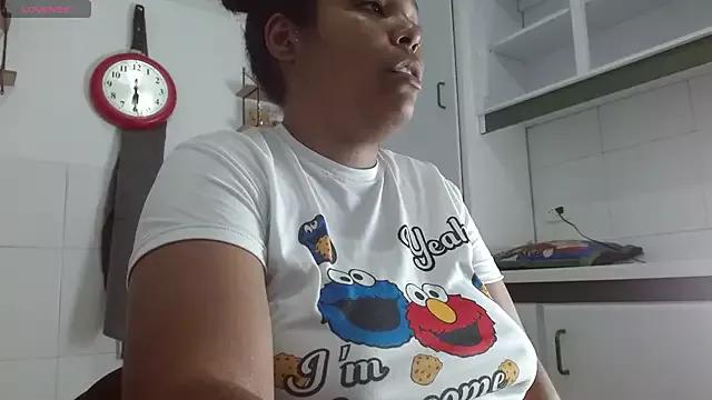 naomi_campbel_ from StripChat is Freechat