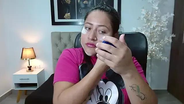 naomi_johnson1 from StripChat is Freechat