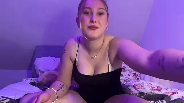 Girls free live sex cams: Check out the satisfaction of typing and cam2cam with our sensual livestreamers, who will teach you all about temptation and desires with their smoking hot physiques.