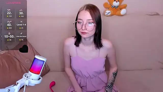 NaughtyBunny1_ from StripChat is Freechat