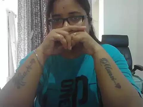 NaughtyNiku from StripChat is Freechat