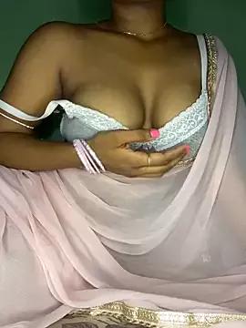 naughtysaraaa from StripChat is Freechat