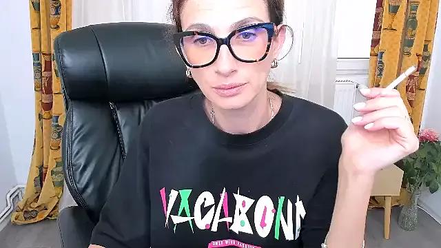 NaughtyWifey1 from StripChat is Freechat