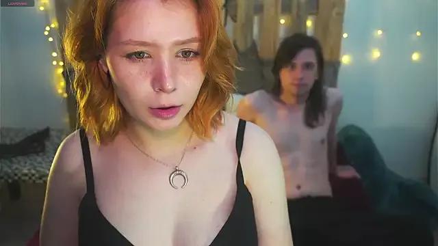 nickari_couple from StripChat is Freechat