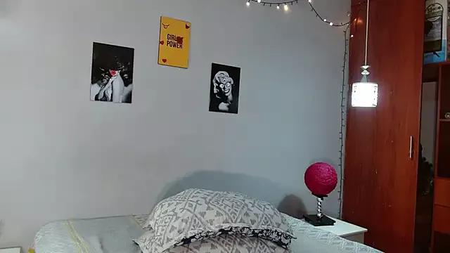 nicole_mayer01 from StripChat is Freechat