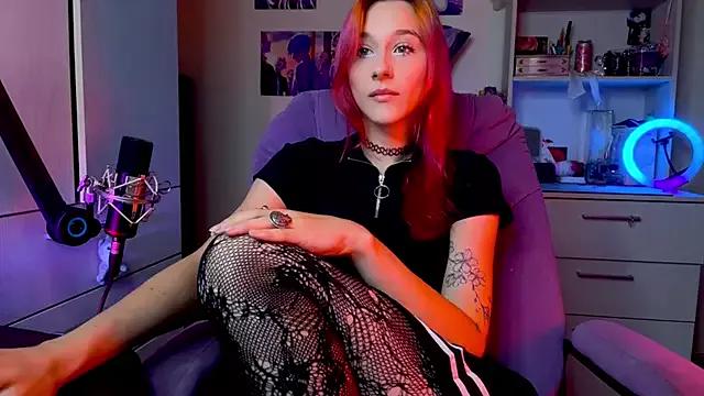 Nicole_Wildfire from StripChat is Freechat