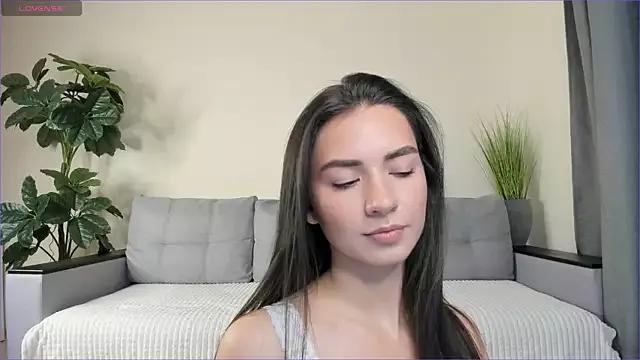 NicoleLuv from StripChat is Freechat