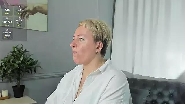 Nika_Smit from StripChat is Freechat