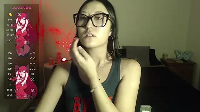 Ninimoon from StripChat