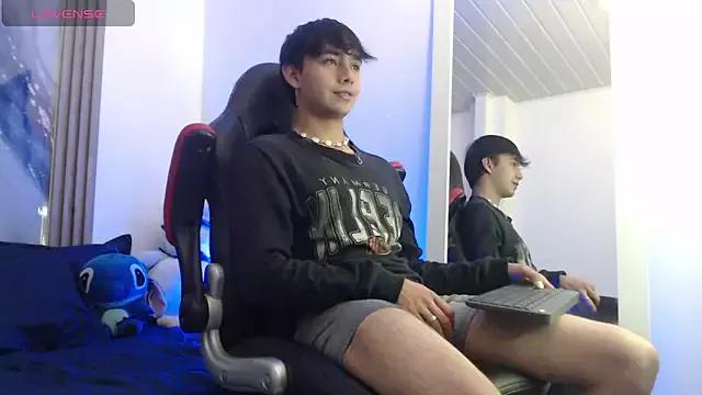 Noah_Slim from StripChat is Freechat