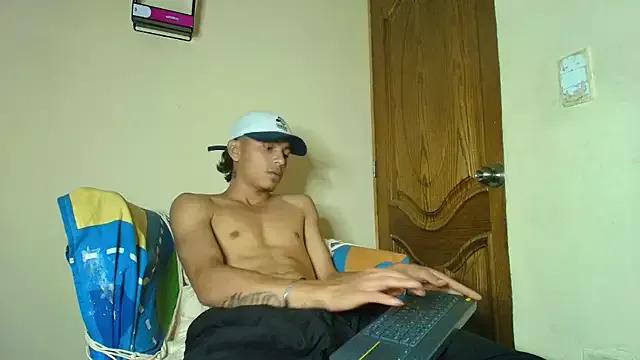 noah_smit_25 from StripChat is Freechat