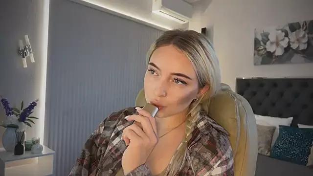 OhMyEmma from StripChat is Freechat