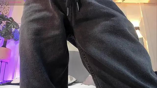 Photos of Oliver_mejia from StripChat is Freechat