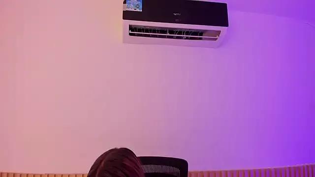 OliviaSweett from StripChat is Freechat