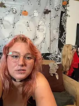 Onlymiasophie from StripChat is Freechat