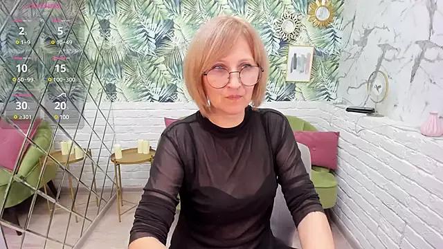 Paris_Cherry from StripChat is Freechat
