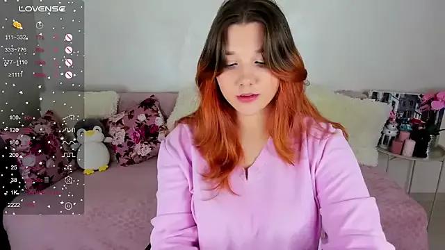PenelopeOneGrey from StripChat is Freechat