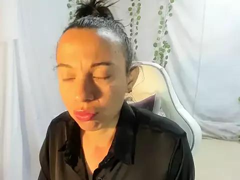 Perla_Jonhson_Rs from StripChat is Freechat