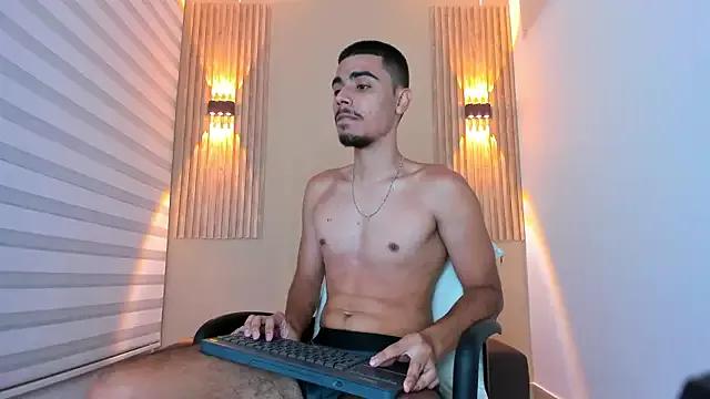PETER_CONORR from StripChat is Freechat
