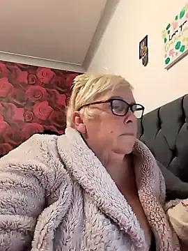 Playful_MILF_Demi from StripChat is Freechat