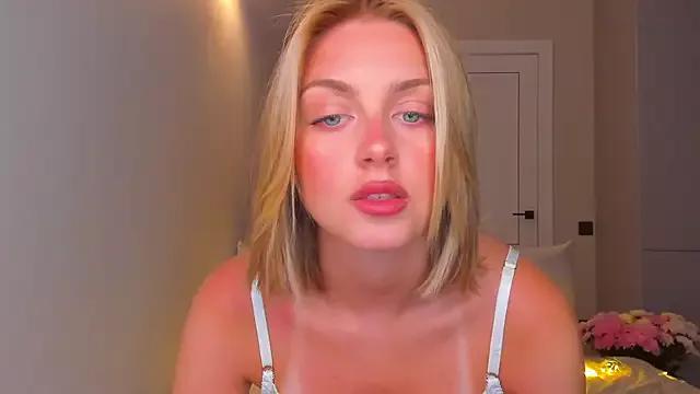 pretty_girlnextdoor from StripChat is Freechat