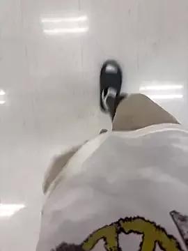 Prettydickboyy from StripChat is Freechat