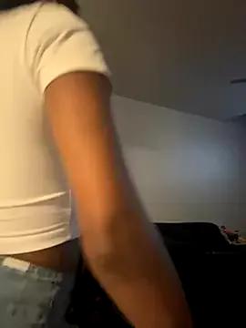 PrettypetitePrincess from StripChat is Freechat