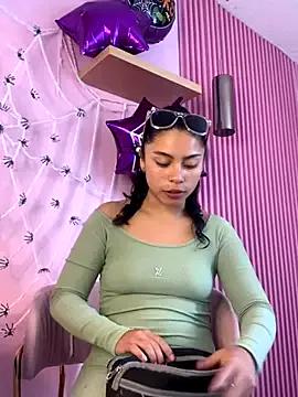 PrettySamaraa from StripChat is Freechat