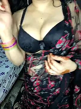 Check out our freechat fingering entertainers from our Custom and Multi clubs and checkout exclusive access to highly customizable content, such as curves, hair, tits, slit type and many more.