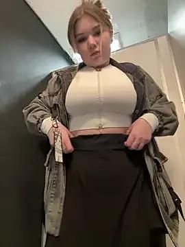 Girls free live sex cams: Check out the satisfaction of typing and cam2cam with our sensual livestreamers, who will teach you all about temptation and desires with their smoking hot physiques.