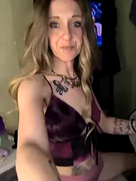 Purple2StayThnxx from StripChat is Freechat