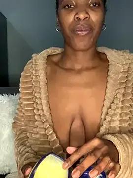 Queen-Boobylicious from StripChat is Freechat